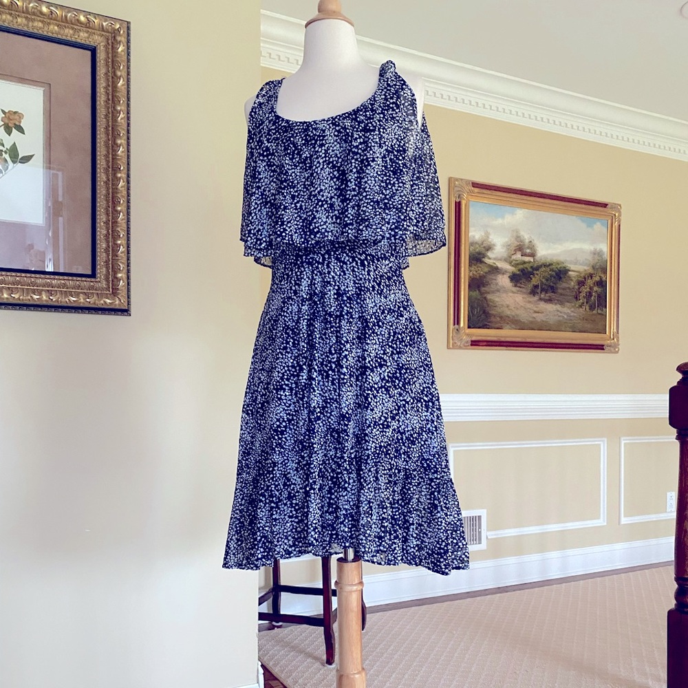 Cynthia Steffe Blue-white romantic dress-sequined all over- 0/2- NWT